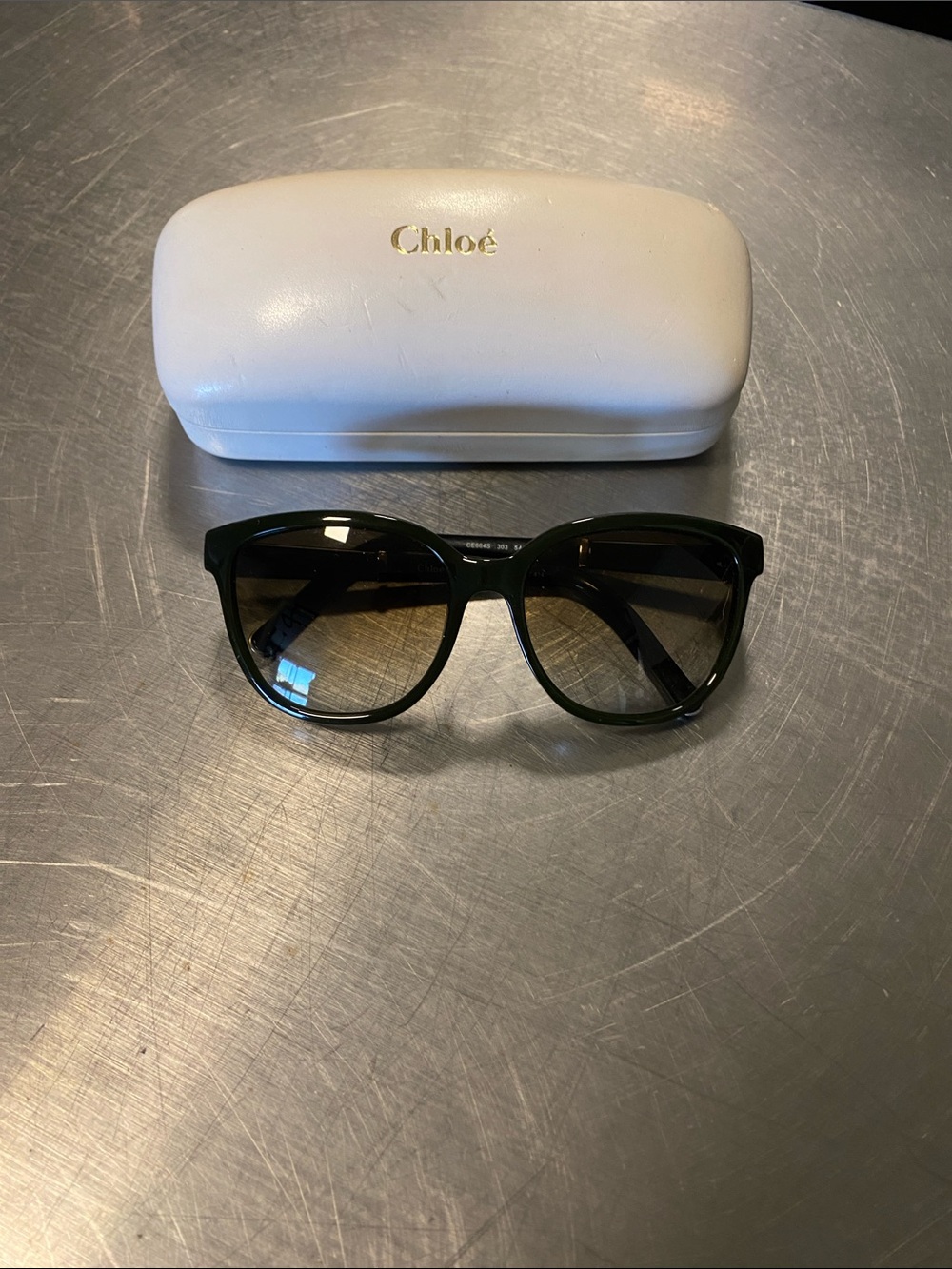 Chloé White Sunglasses Case with Dark Green Sunglasses CE664S